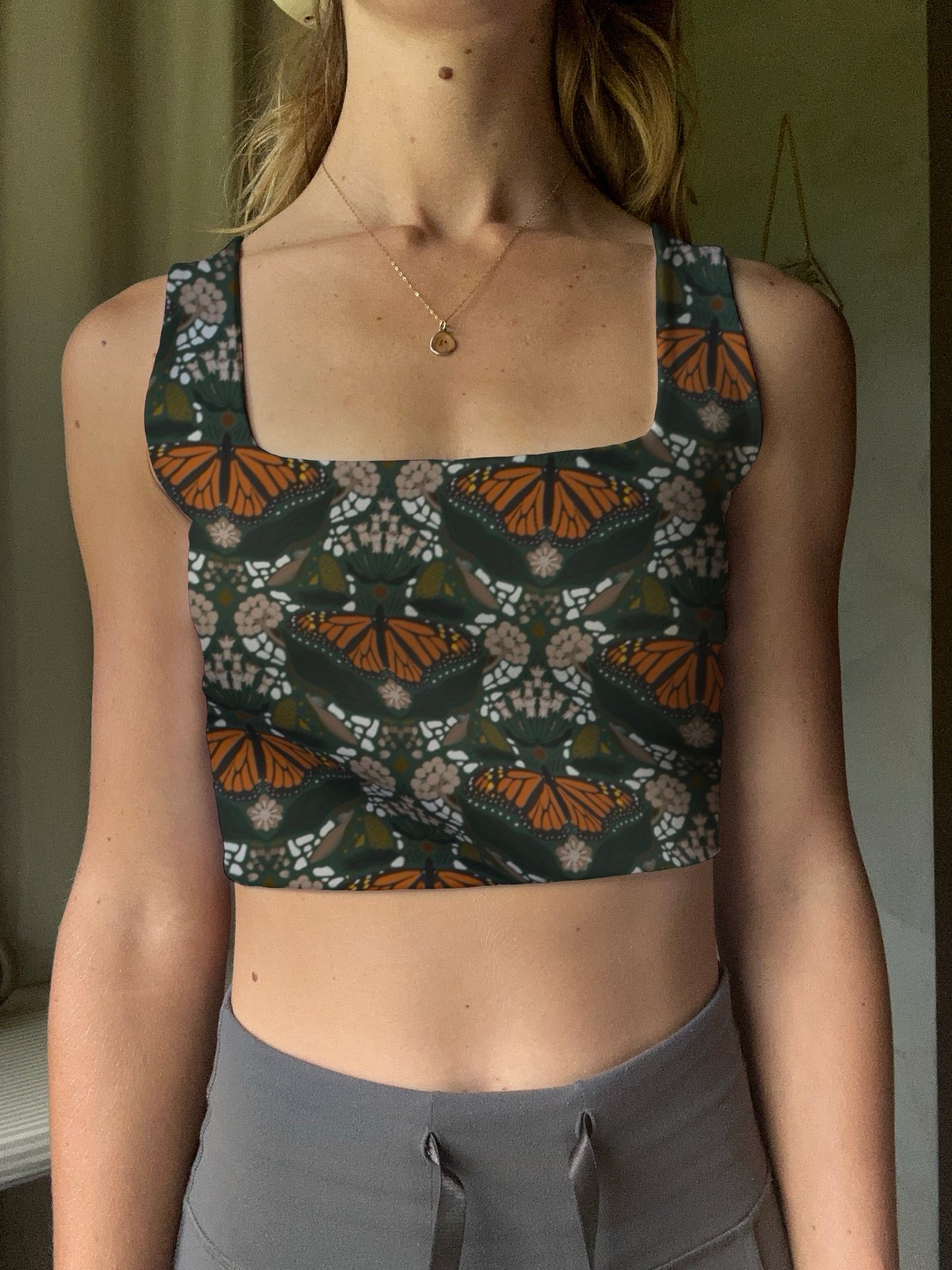 Magnolia Top in Monarchs & Milkweed
