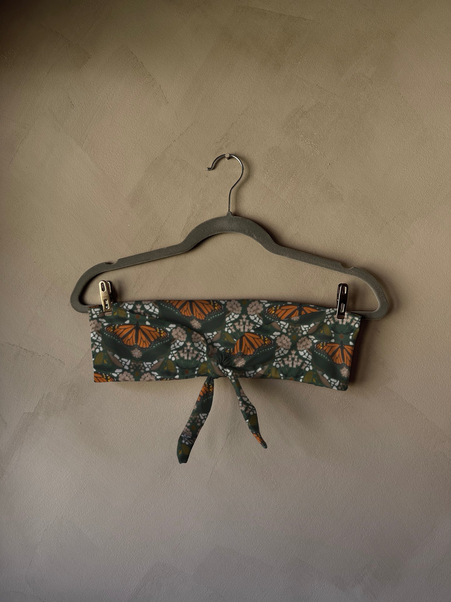 Olive Top in Monarchs & Milkweed