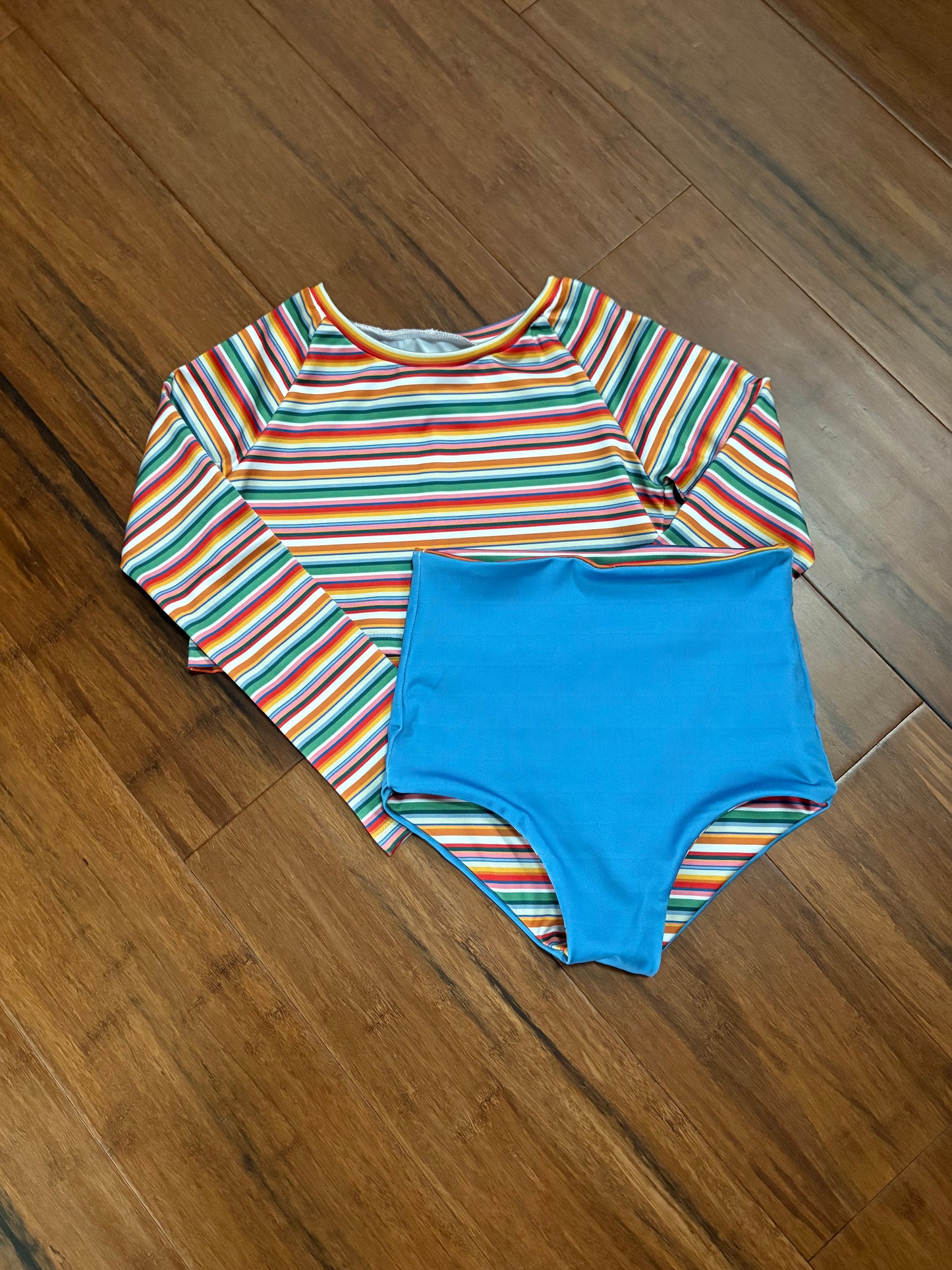 New Cropped Rashguard and Flora Bottom Set
