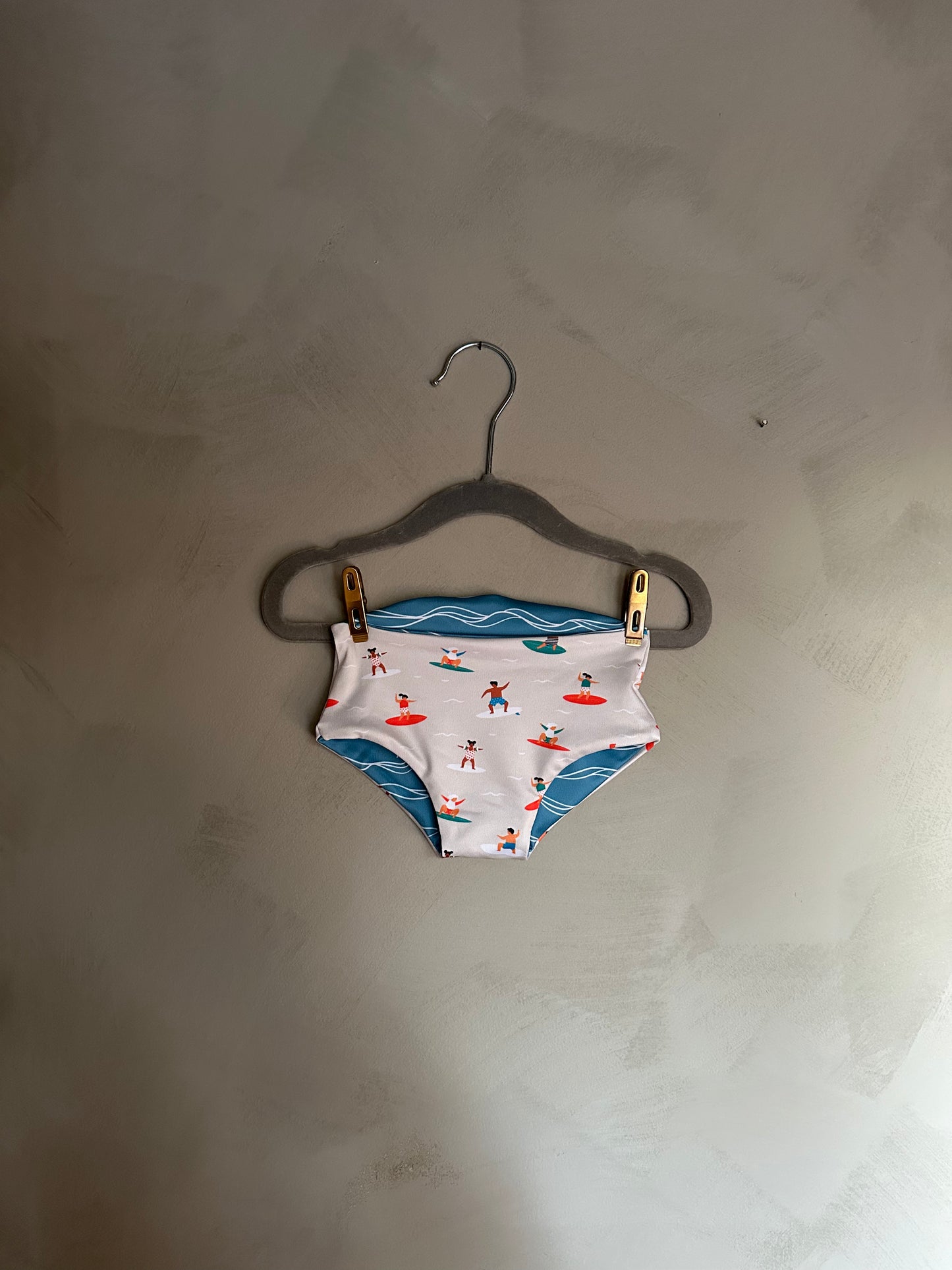 New Barrel Bottom in Azure Waves + Surf Kids