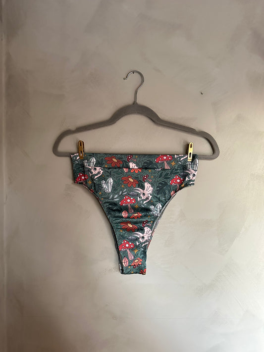 New Banks Bottom in Cottagcore Dino