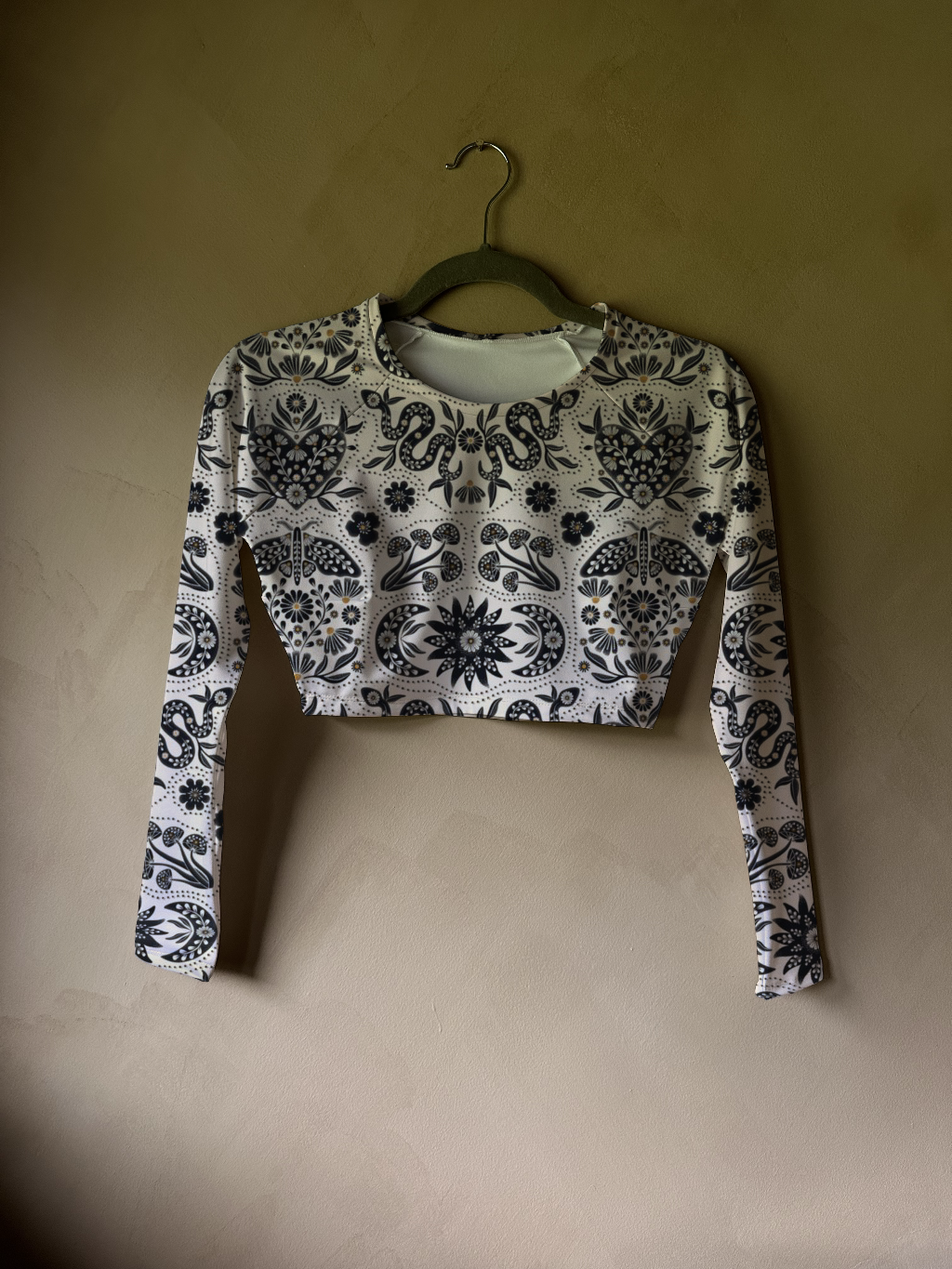 Adult Cropped Rashguard in Folk Art