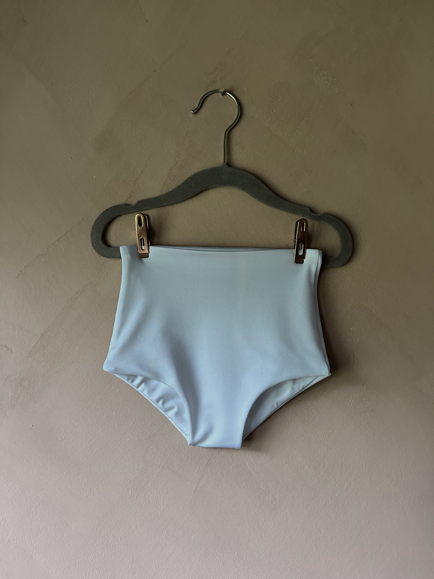 Flora Bottom