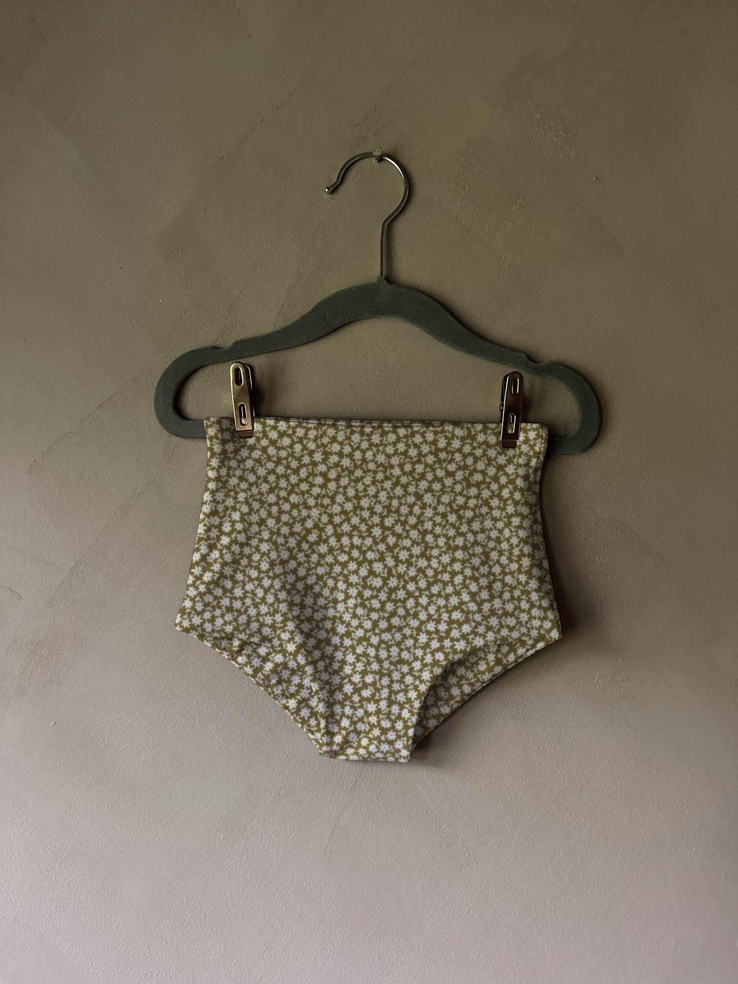 Flora Bottom