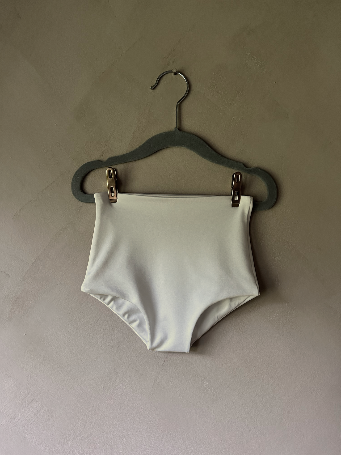 Flora Bottom