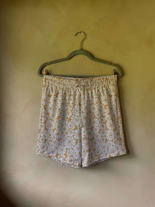 Adult Shorts in Wavy Daisy