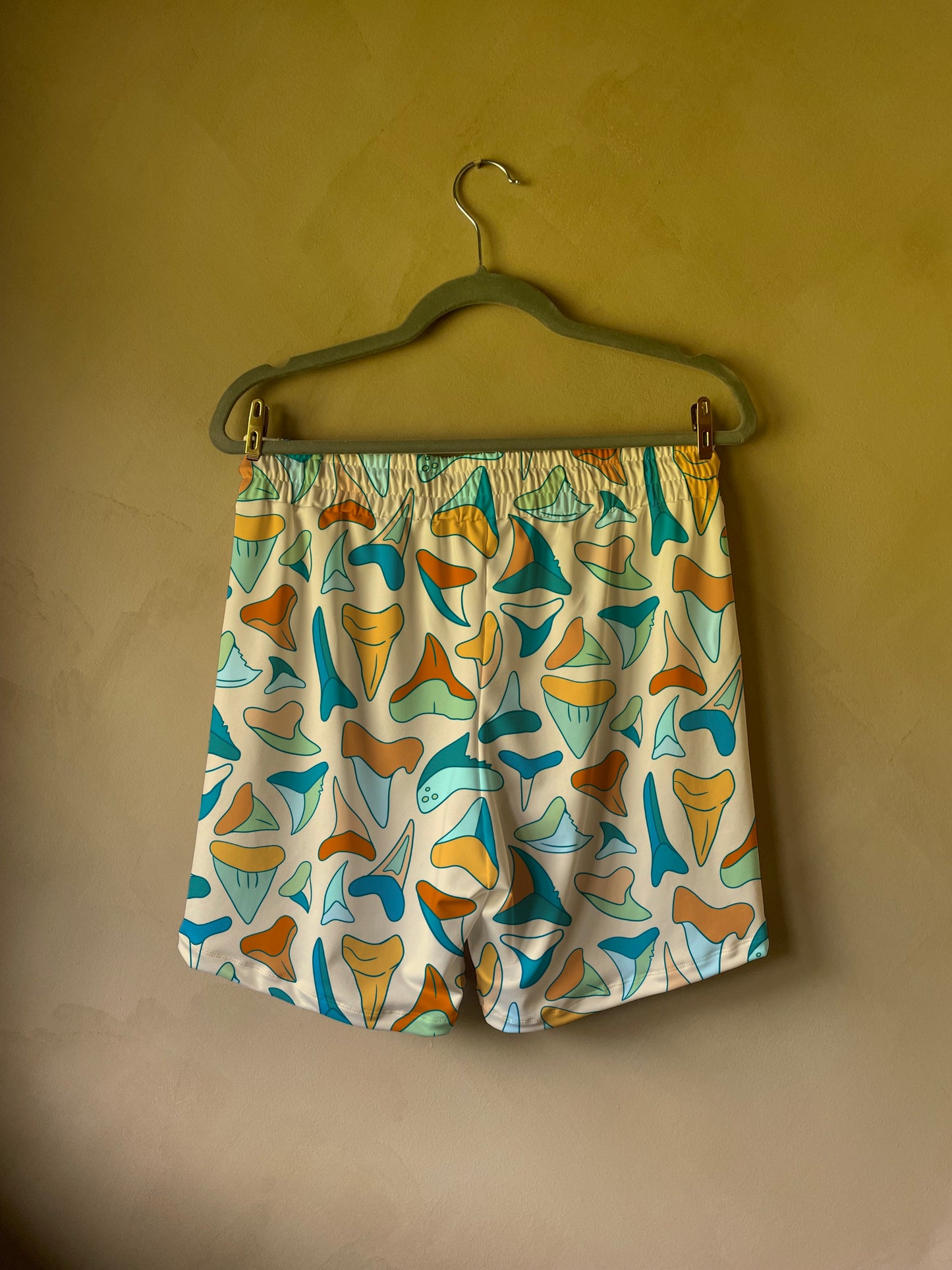 Adult Shorts in Retro Shark Tooth