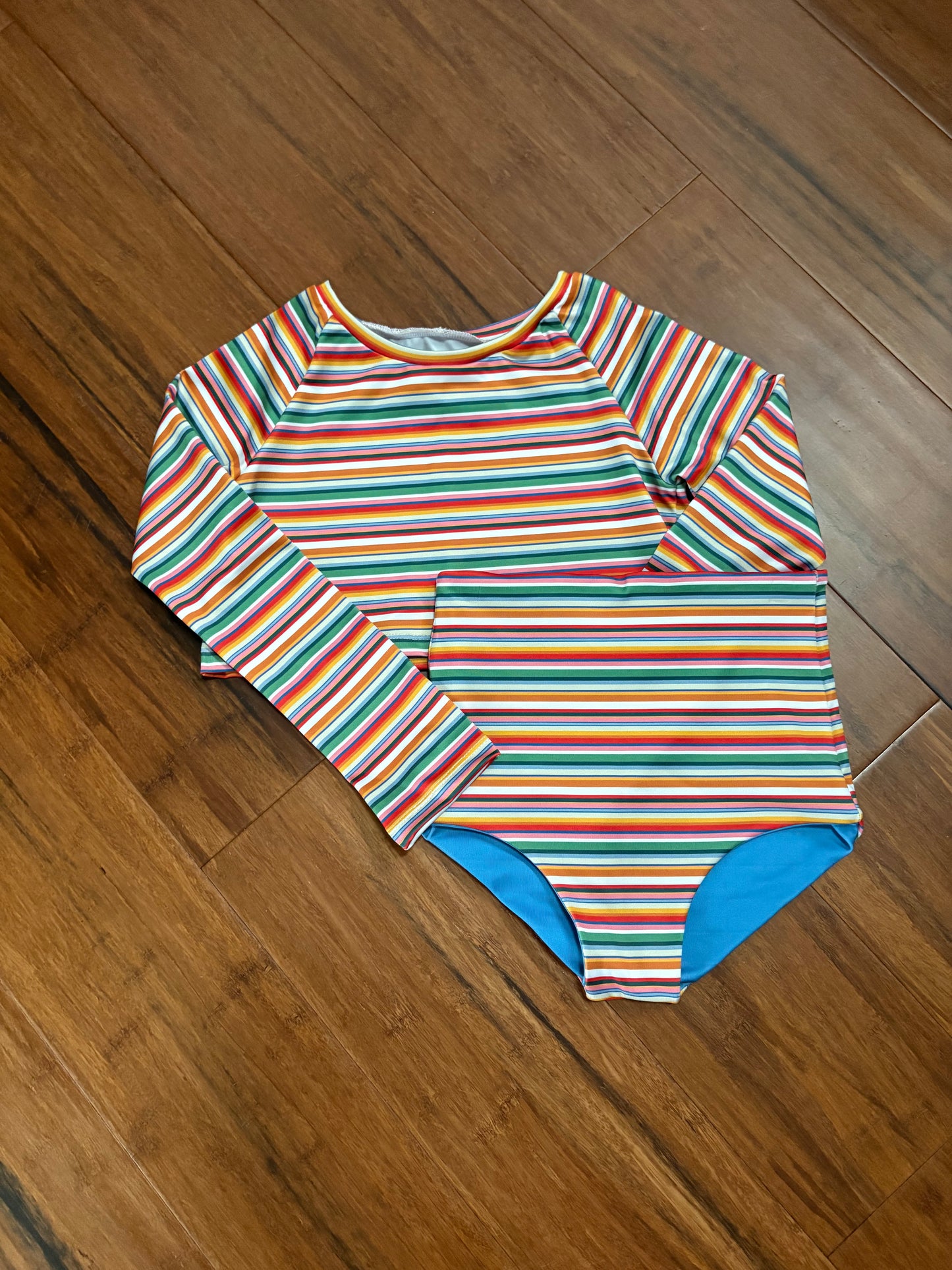 New Cropped Rashguard and Flora Bottom Set